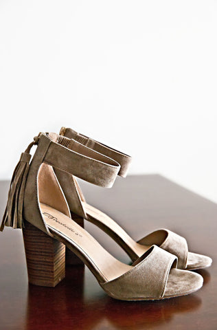 CYNDI HEEL SANDALS-Khaki