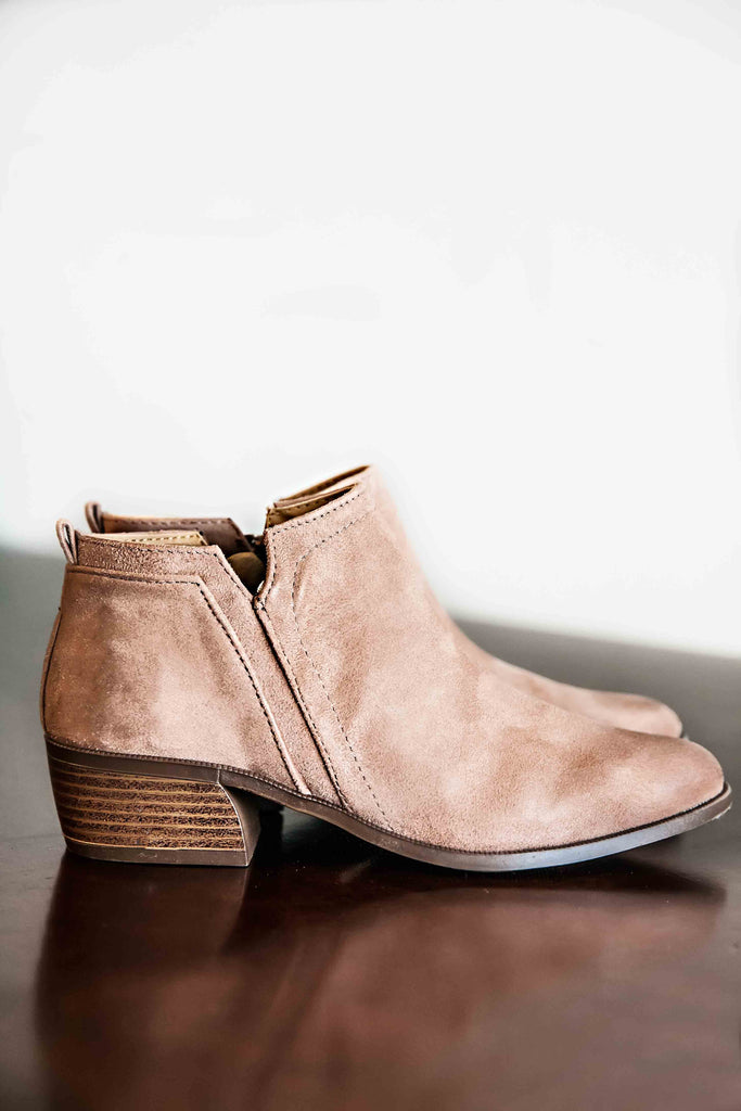 Mountain View Ankle Boots