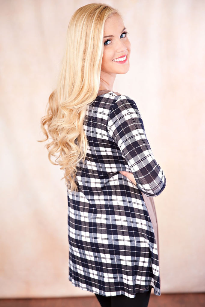 HOT LATTE PLAID TOP