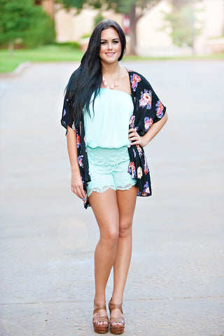 Stand Out Floral Kimono
