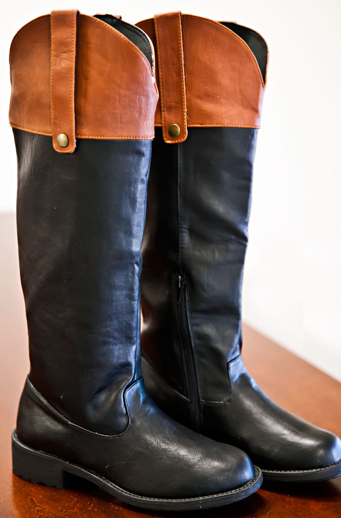 Lasercut Trail Boots