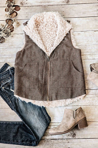 HERRINGBONE PATTERN REVERSIBLE VEST-MOCHA
