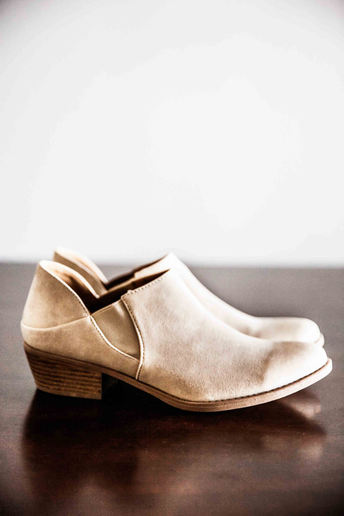 TRUE GRIT ANKLE BOOTS-STONE