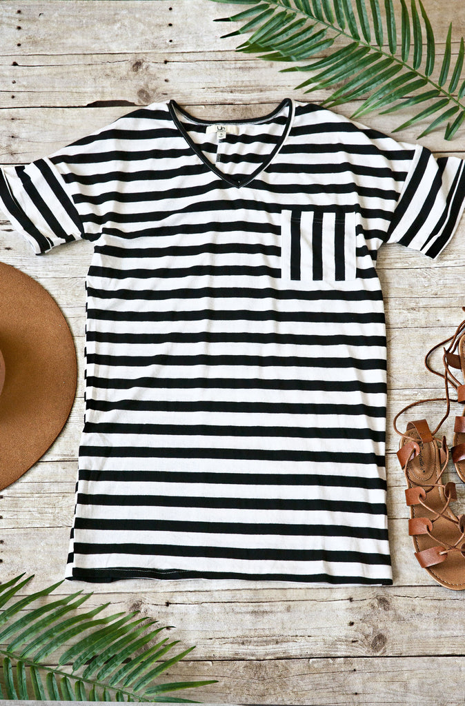 Beach Walk Tunic-Black/White