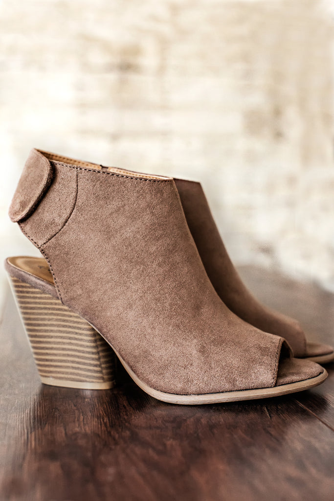 Brynn Ankle Booties-Brown