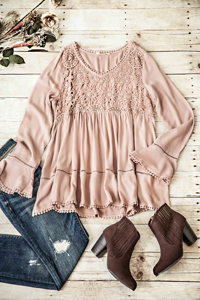 LOOK OUT CROCHET DETAILS TOP-LATTE