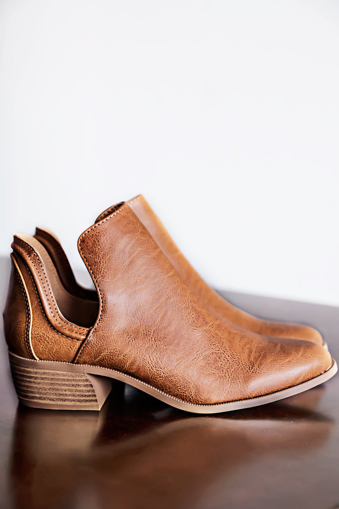Through The Canyon Ankle Boots-Cognac