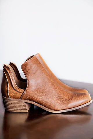 Through The Canyon Ankle Boots-Cognac