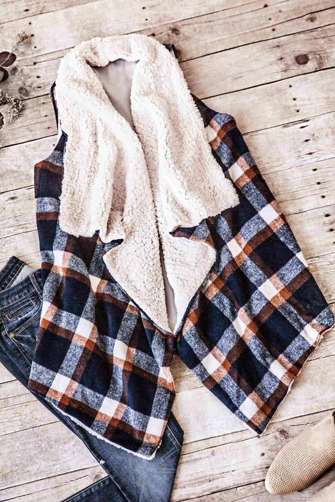 PLAID FAUX FUR LINING VEST-NAVY