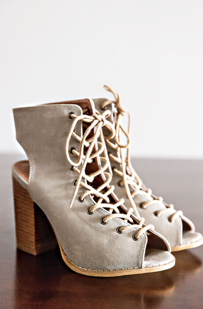 She's A Knockout-Beige