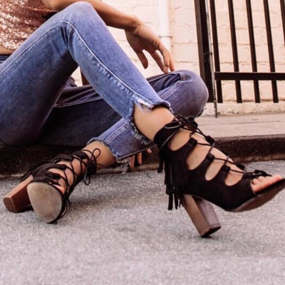 MERIDA HEEL SANDALS-Black