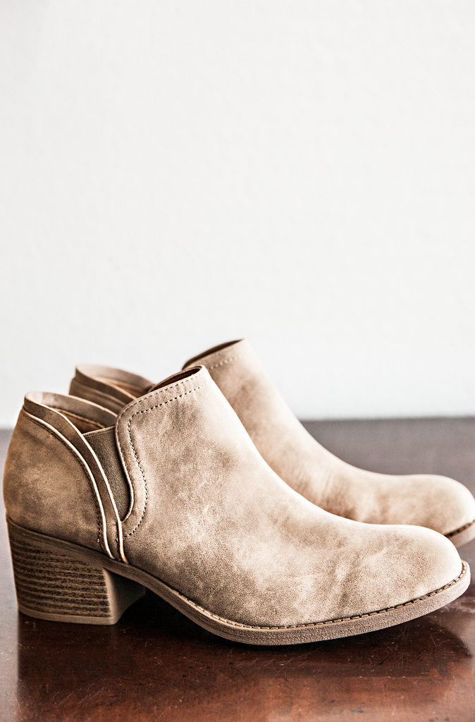 RESERVED DISTRESSED ANKLE BOOTS-STONE