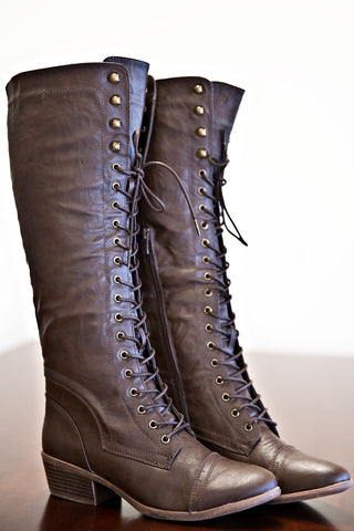 Richmond Lace-up Boots-Brown